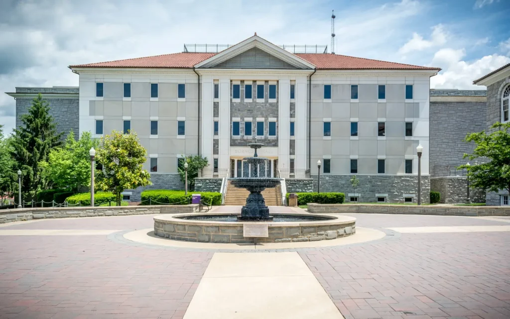 Top 10 D.G. Approved ETO Colleges in India: Join Merchant Navy