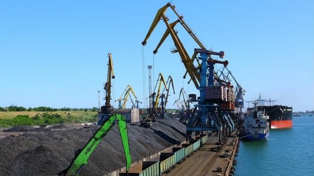 STP Yuzhny handles over a million of cargo in April 2019.6d8d10
